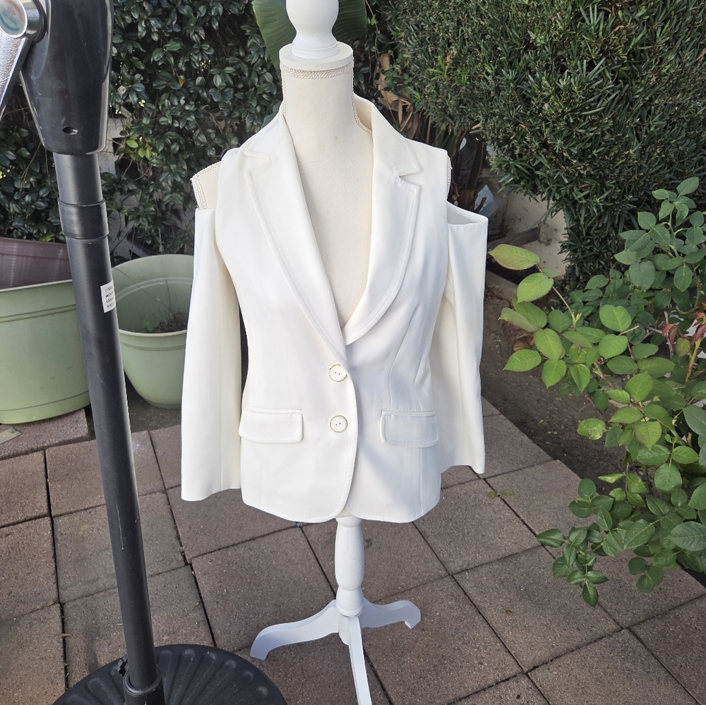Trina Turk Cut Out Sleeved Jacket size 2.